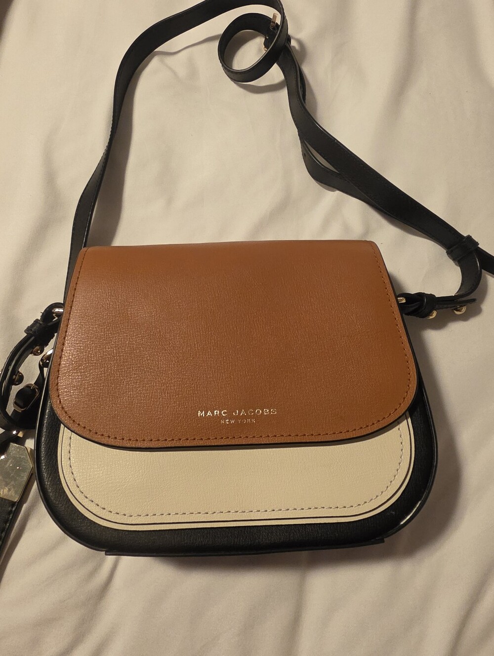 Marc Jacobs Tan and White Color-Blocked Crossbody